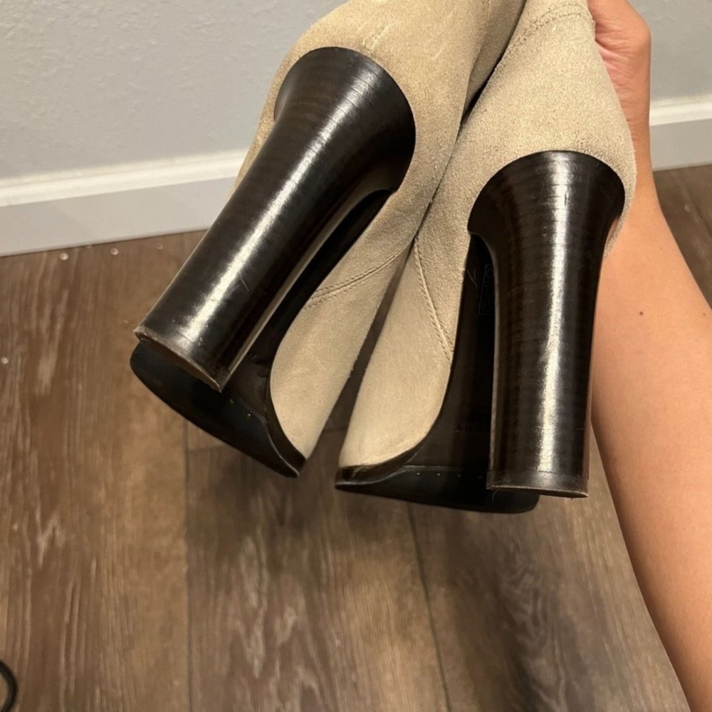 Burberry Western Suede Heeled Boots. EU Size. 38. - Picture 7 of 11